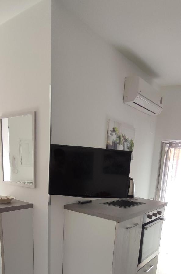 Casa Vacanze Dimora Monfalcone Монтескалиозо Екстериор снимка